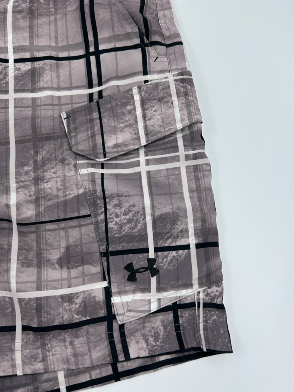 Under Armour Grey Plaid Performance Board Shorts 34W - Picture 3 of 7